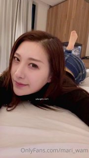 孤胆特工99伊人高颜值外围妹子， 模特级身材，床边狂抠蝴蝶穴水汪汪